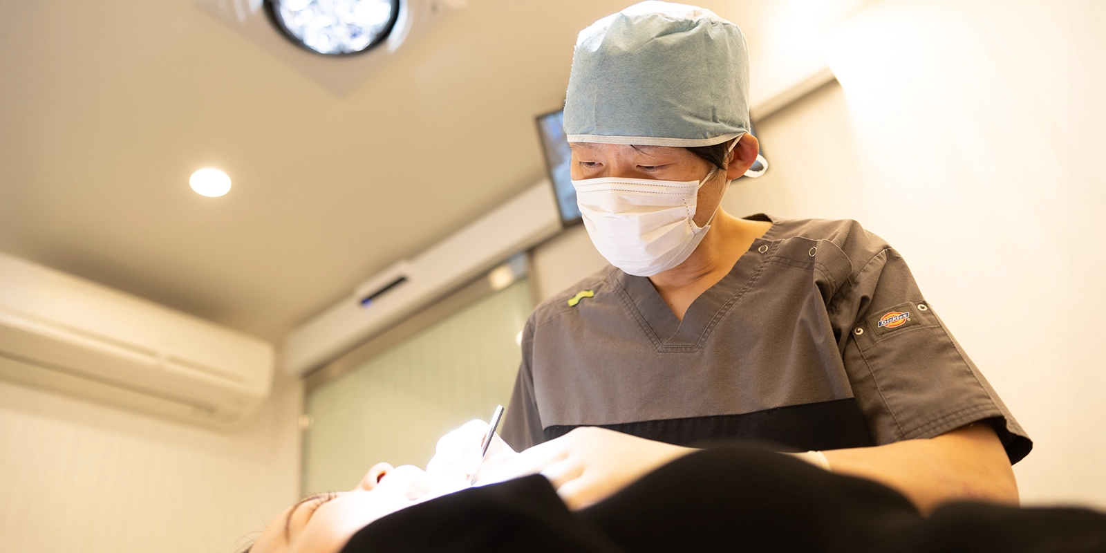 経験豊富な院長が責任を持って担当